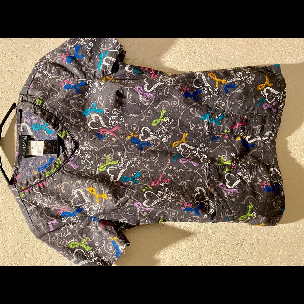 Women’s xtra small scrub top